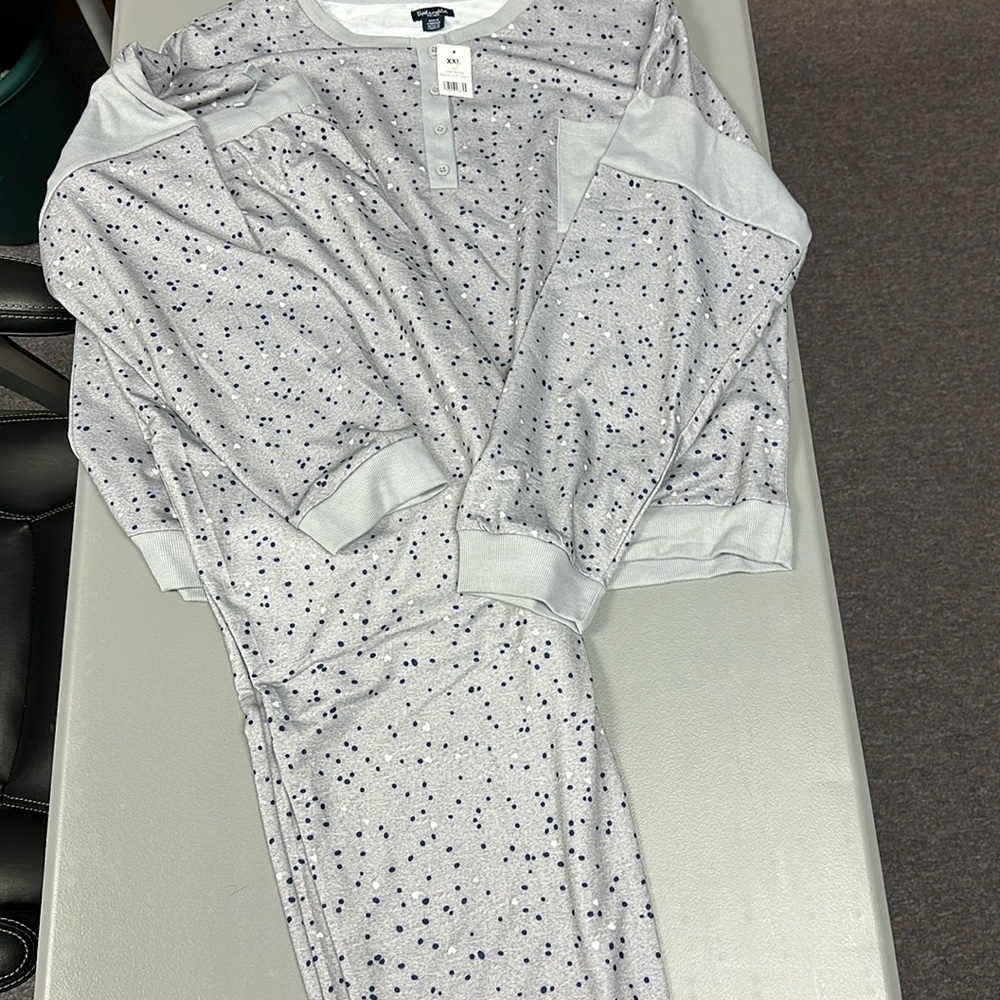 NWT splendor long sleeve pajama set XXL